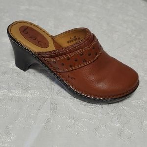 Born B.o.c cognac leather platform mules sz 8